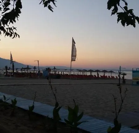 Iris 2 בית נופש *